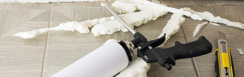 Odřezky montážní pěny